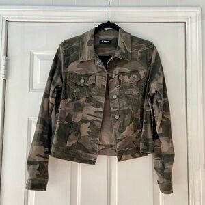 d. jeans Green Camouflage Jean Jacket. Size M
